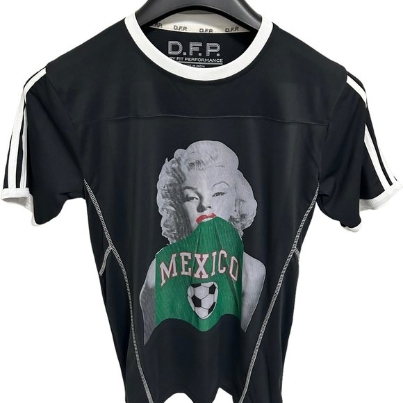 Marilyn Monroe Mexico Soccer Futbol Viva Mexico Graphic T-Shirt Size Sma… - Picture 1 of 6